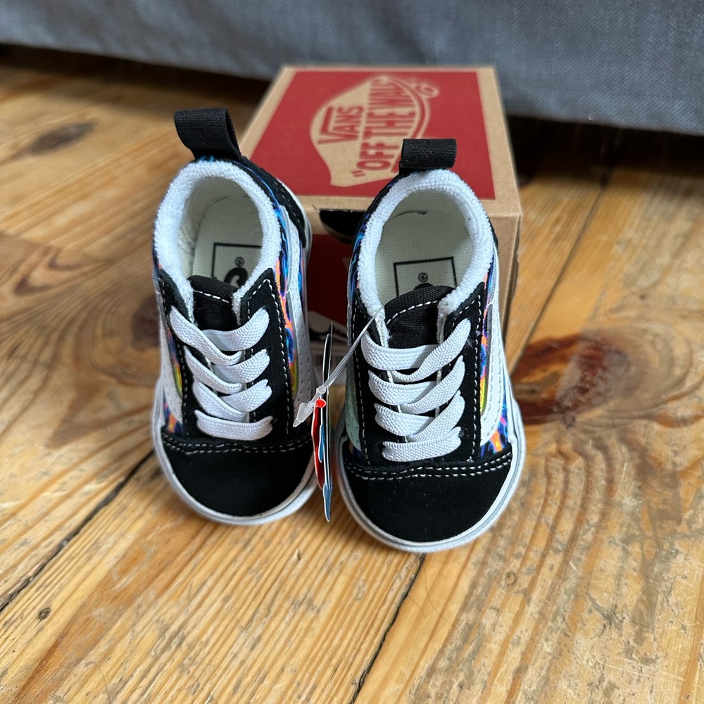 Vans Toddler Old Skool V- size 2